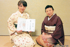 田中尚子さんが、参級のお免状を取得されました。